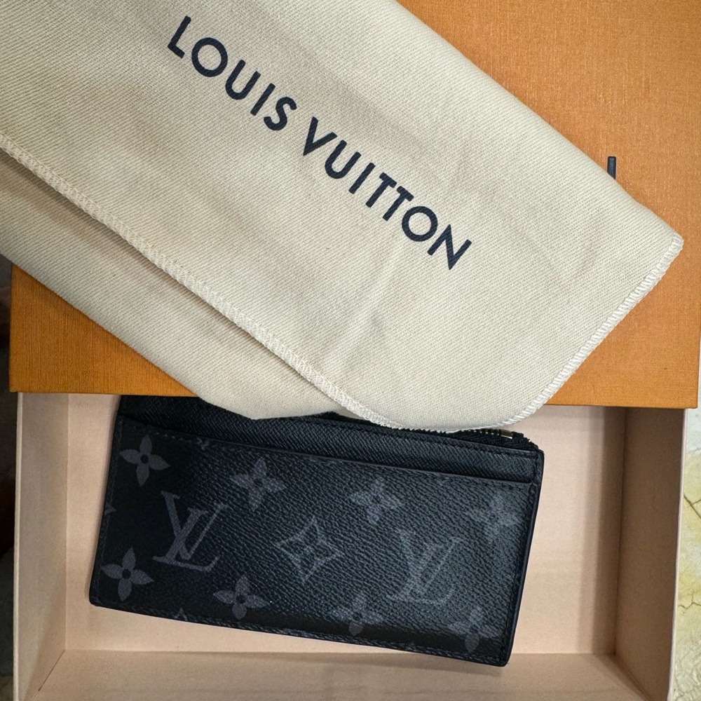 Men’s Louis Vuitton gently used coin/card wallet